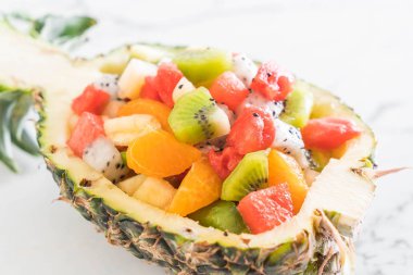 dilimlenmiş meyve karışımı 