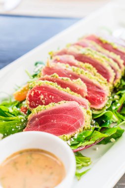 Ham ton balıklı salata