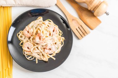 karides ile Fettuccini makarna