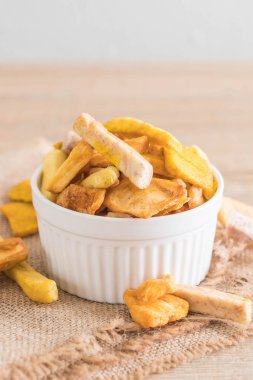 meyve yongaları karıştırın