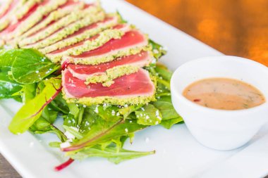 Ham ton balıklı salata