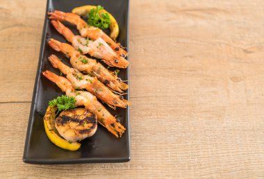 gebakken garnalen met knoflook 