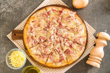 Tarte flambe pizza 