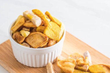 meyve yongaları karıştırın