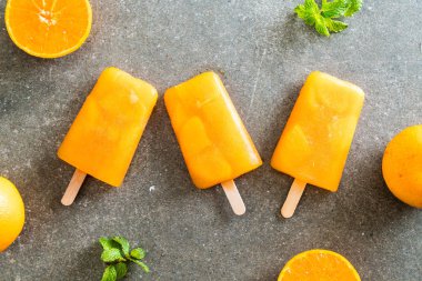 Turuncu ev yapımı dondurma