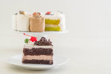 Kara Orman pasta plaka üzerinde