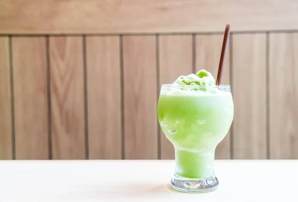 Зеленый чай (молочный коктейль ) — стоковое фото