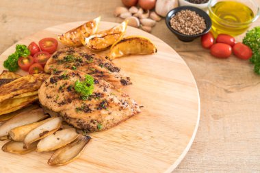 Sebzeli ızgara tavuk biftek 