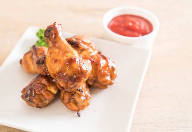 Barbekü tavuk kanadı