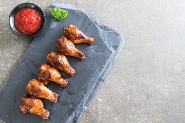 Barbekü tavuk kanadı