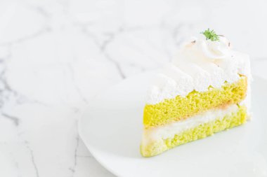 Pandalar pasta plaka üzerinde