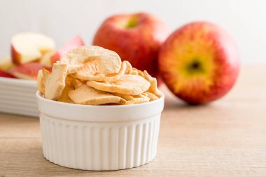 Kurutulmuş elma cips