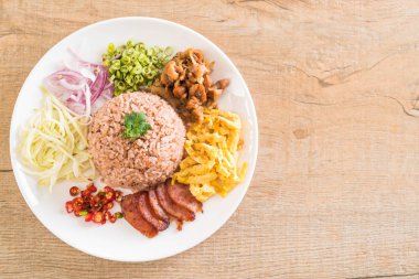 Pirinç ve karides ezmesi.