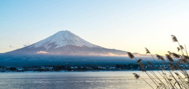 Dağ Fuji San Kawaguchiko Gölü.