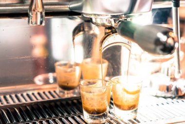 Bira bir kahve kahve makinesi