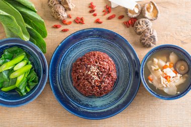 tavuk ve ot çorbası, Çince lahana berry pirinç