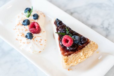 yaban mersini peynirli kek