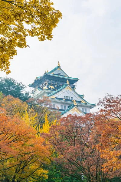 Bela arquitetura no castelo de Osaka — Fotografia de Stock
