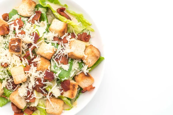 beyaz zemin üzerine Sezar salatası