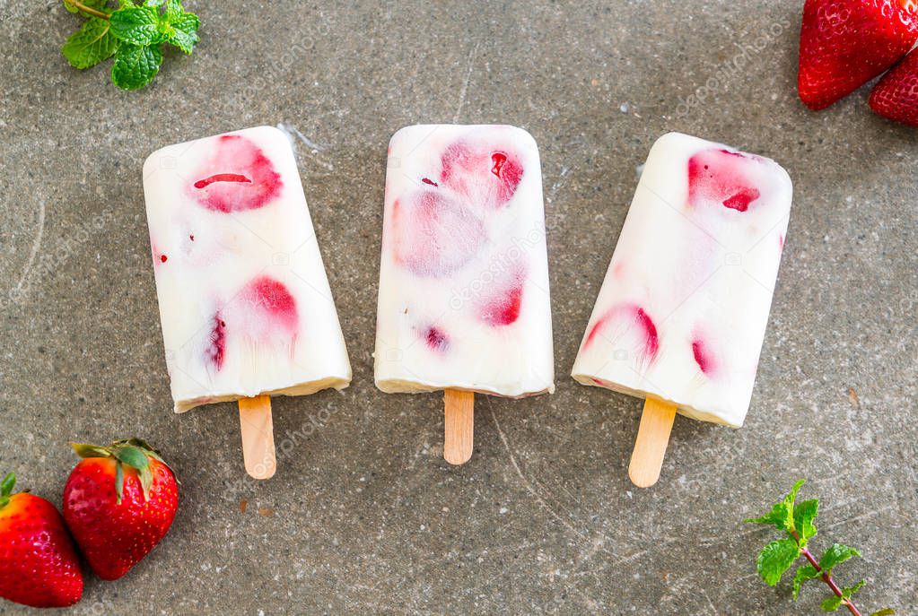homemade strawberry yogurt ice-cream