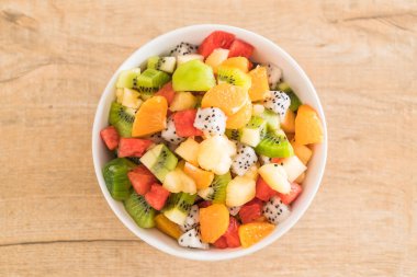 dilimlenmiş meyve karışımı 