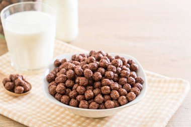 Çikolatalı gevrek kase