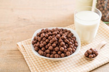 Çikolatalı gevrek kase