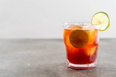 Limonlu buzlu çay