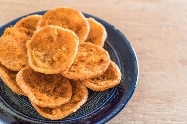 kurutulmuş rendelenmiş domuz etinin pirinç kraker