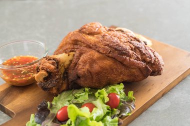 Gevrek domuz knuckle veya Alman domuz Hocks