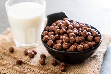 Çikolatalı gevrek kase