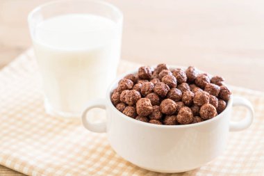 Çikolatalı gevrek kase