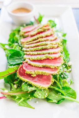 Ham ton balıklı salata