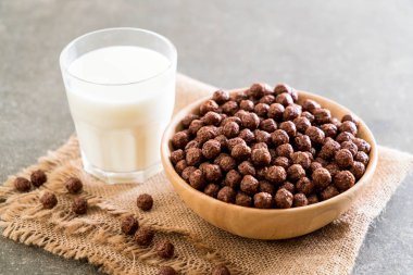 Çikolatalı gevrek kase