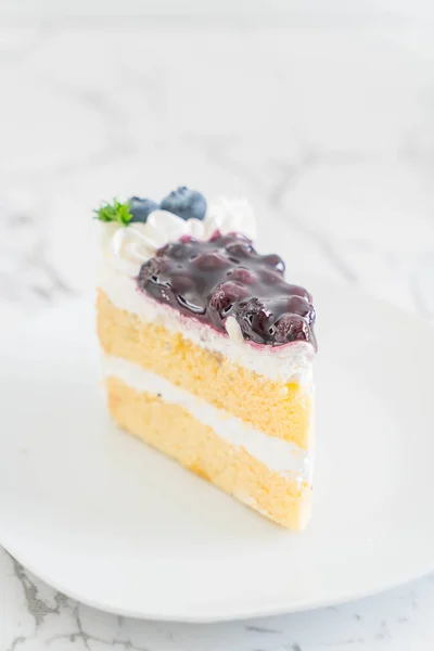 Blueberry cake on plate — Stock Photo, Image