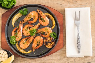 gebakken garnalen met knoflook 