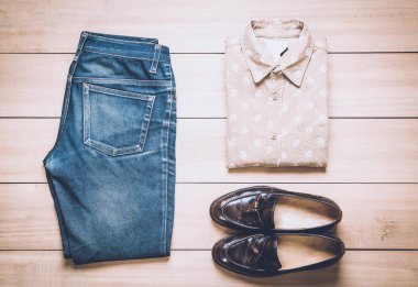 Ahşap arka plan erkekler için giyim