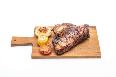 Izgara domuz pirzolası. 