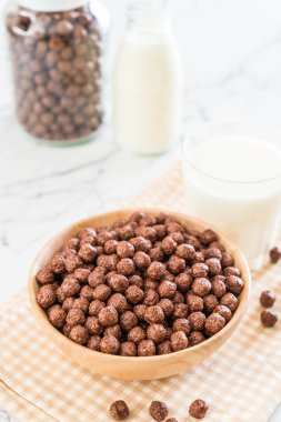 Çikolatalı gevrek kase