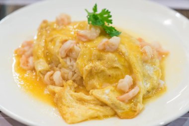 karides ile kremsi omlet