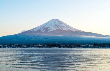 Dağ Fuji San Kawaguchiko Gölü.