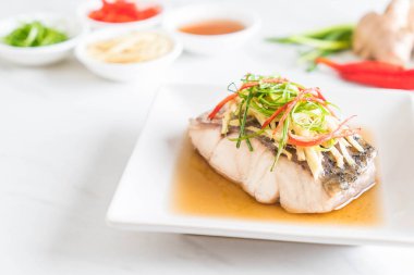 soya sosu Snapper balık buğulama