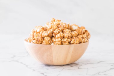 Patlamış Mısır ile karamel