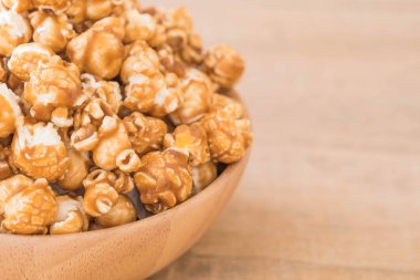 Patlamış Mısır ile karamel