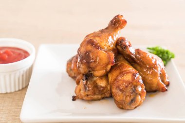 Barbekü tavuk kanadı