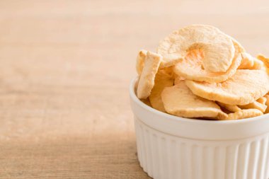 Kurutulmuş elma cips