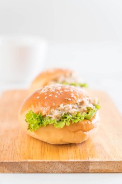 ton balığı mini burger