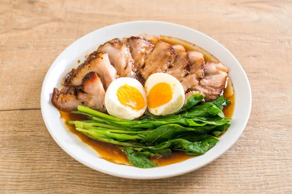 Demlenmiş Domuz bacak 