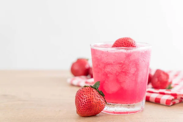 Färsk jordgubbe smoothie — Stockfoto