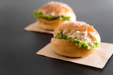 ton balığı mini burger